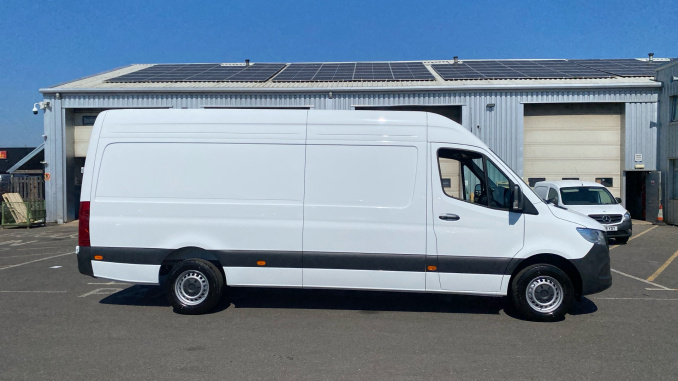 Mercedes-Benz Sprinter 315Cdi L3 Diesel Rwd 3.5t H2 Pro Van 9G-Tronic - Image 9